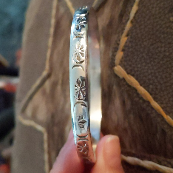 VINTAGE 🔥 Mexican Sterling Silver Bangle - Picture 1 of 8